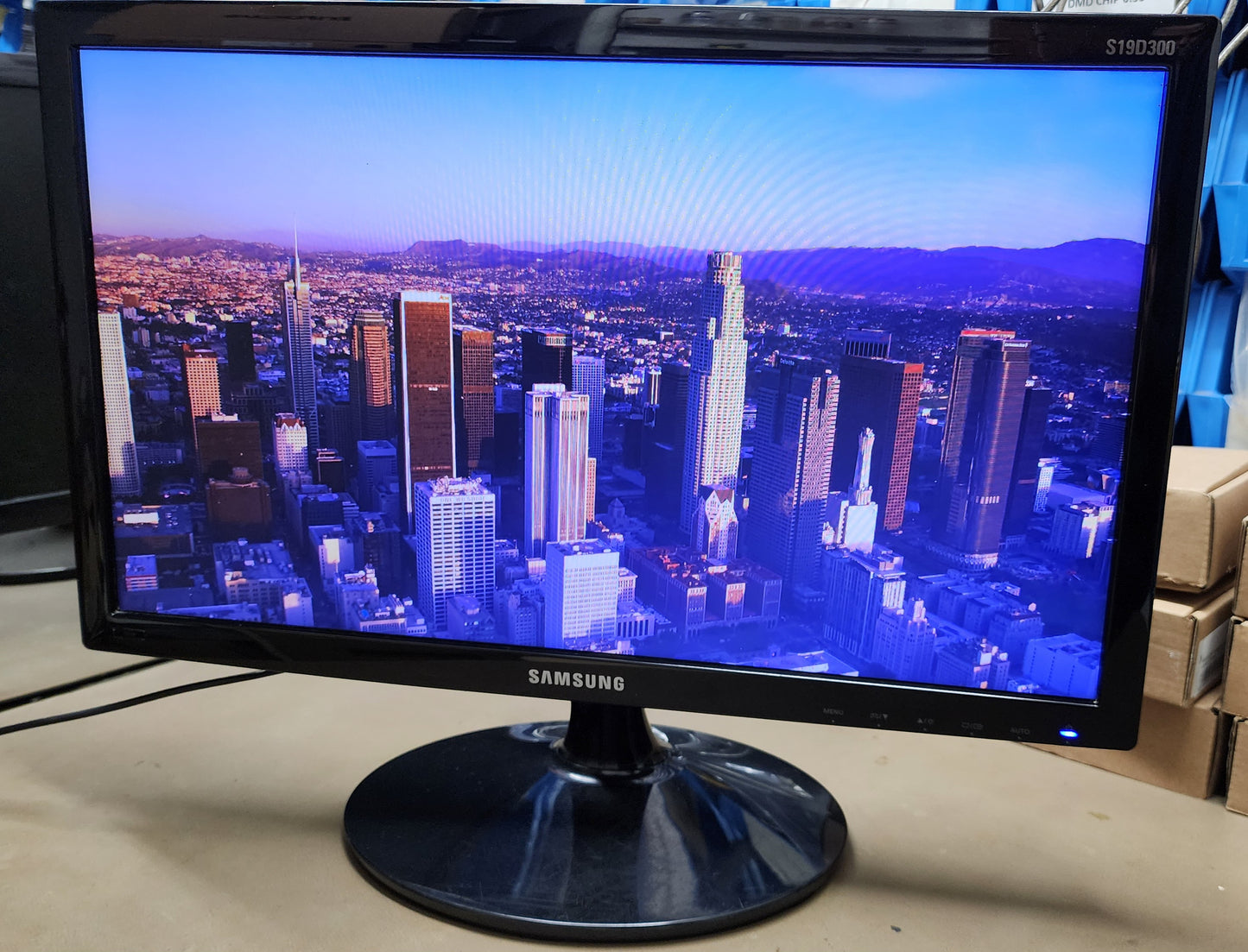 Samsung S19D300NY 18.5" (16:9) 1366x768 resolution LED backlit Monitor, VGA Port (BLACK)